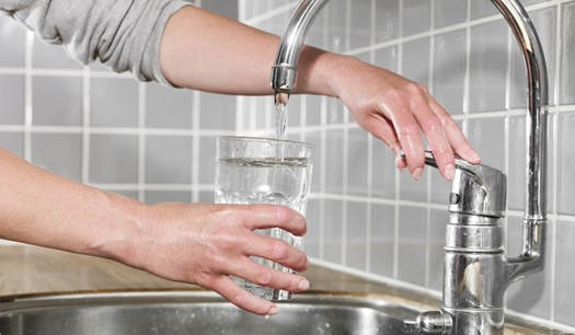 Woda w gminie Sońsk nadal nie jest wolna od bakterii coli