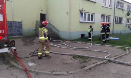 Ciechanów: Pożar na Wojska Polskiego. Ewakuowano 16 lokatorów