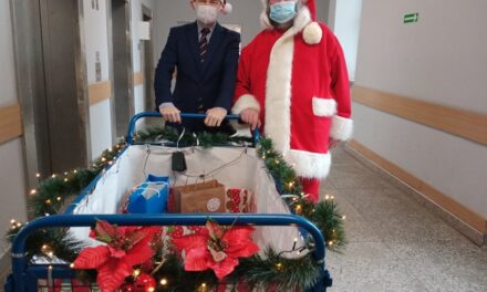 Szpital Ciechanów: Najmłodszych pacjentów odwiedził Mikołaj