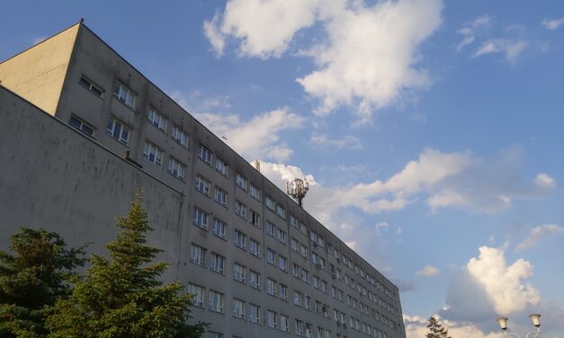 Tragedia w ciechanowskim szpitalu. Mężczyzna wyskoczył z okna