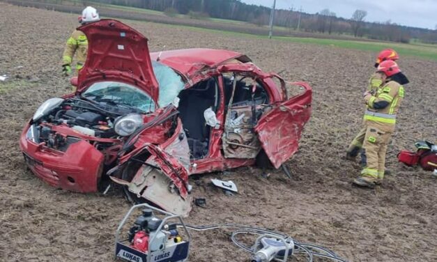 Tragiczny wypadek w Ościsłowie. Zginął 19-letni kierowca