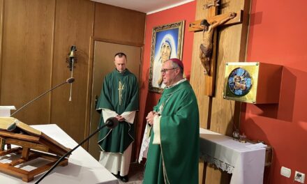 Biskup płocki modlił się z chorymi w Ciechanowie