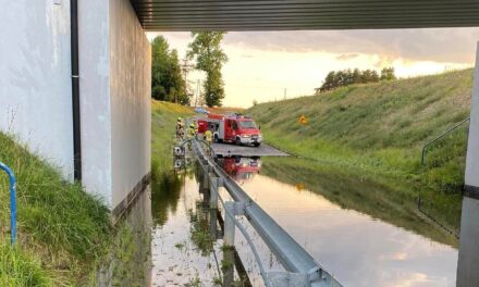 Woda znów zalała tunel w gminie Sońsk