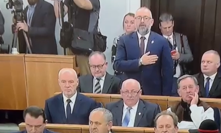 Senator Bieńkowski złożył ślubowanie