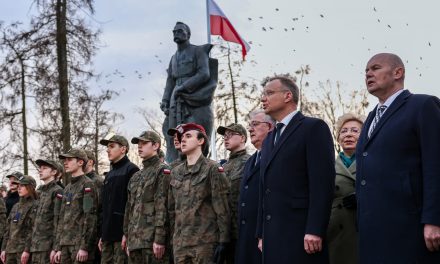 Prezydent RP w Mławie: Dziękuję za pamięć o Żołnierzach Niezłomnych