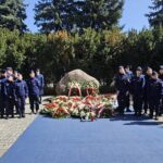 Uczniowie ciechanowskiej szkoły mundurowej uczcili Dzień Pamięci Ofiar Zbrodni Katyńskiej w Komendzie Głównej Policji 